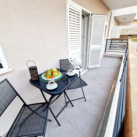 Elodie Apartment *
